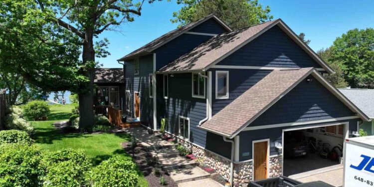 Your Home Deserves the Best: Finding Top Siding Contractors